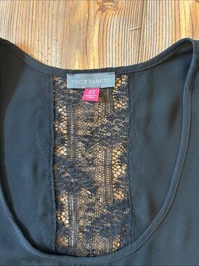 Vince Camuto Black Sleeveless Lace-Back Tunic Top